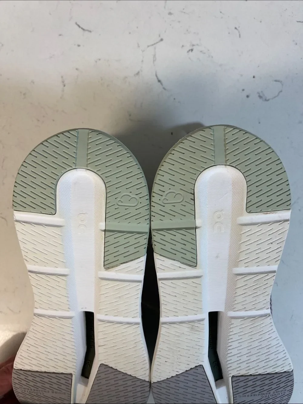 On Running brand running